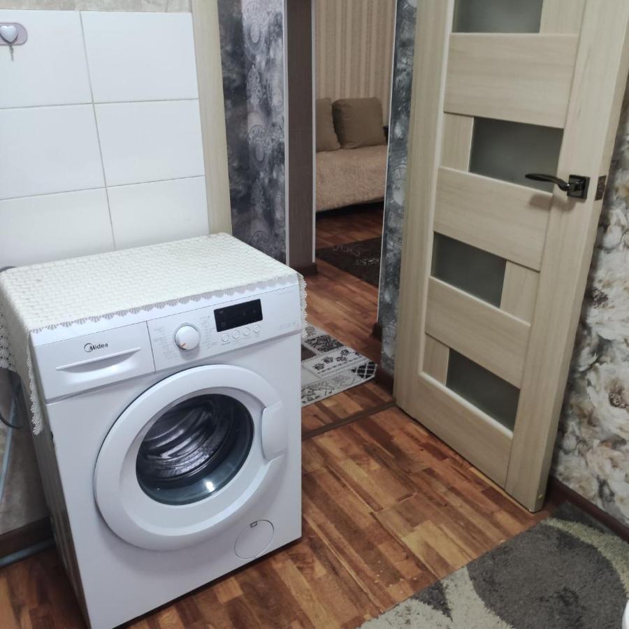 Apartamento Комфортная Квартира Для 2Х Персон Bishkek Exterior foto